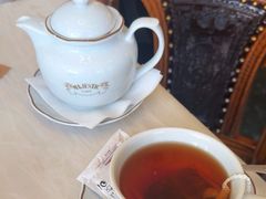 -Majestic Café
