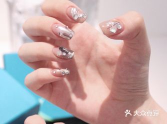 美甲分享｜清冷风金属美甲
