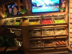 自助取餐区-云海肴·汽锅鸡·云南菜(天山百盛优客店)