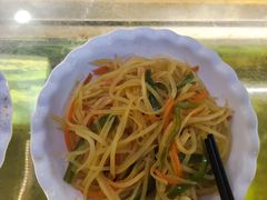 -金杨拉面王小吃面馆·牛三宝面·红烧牛肉粉