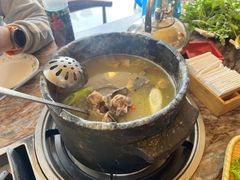 -鲁朗纳麦石锅鸡庄园