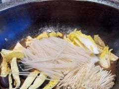 -边江铁锅炖鱼(振八街店)
