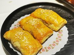 子姜皮蛋叉烧酥-银灯食府(丽丰国际中心店)