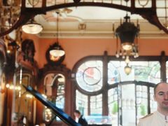 -Majestic Café