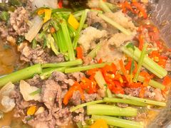 猫儿山的小黄牛-吃饭皇帝大土家民族菜(正大广场店)