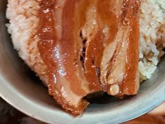 -梁阿婆廿年老牌扣肉糯米饭