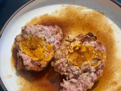 鸭蛋黄狮子头-梅飞酒家(桑园路店)