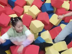 -爱蹦iBOON蹦床运动馆(江汉店)