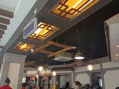 大堂-王明古法砂锅居(开化寺店)