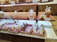 -红宝石·鲜奶小方·海派西点房(南丹店)