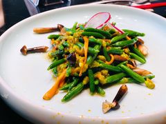 黄瓜花炒菌菇-辛香汇·现炒川菜(淮海路百盛店)