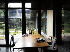 靠窗位-新荣记(西溪湿地店)