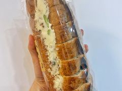 -天井·丑面包搭咖啡