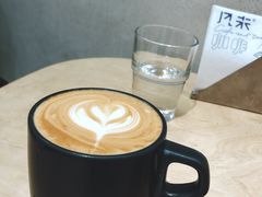 夏威夷果拿铁-玫瑰咖啡(中山六路店)