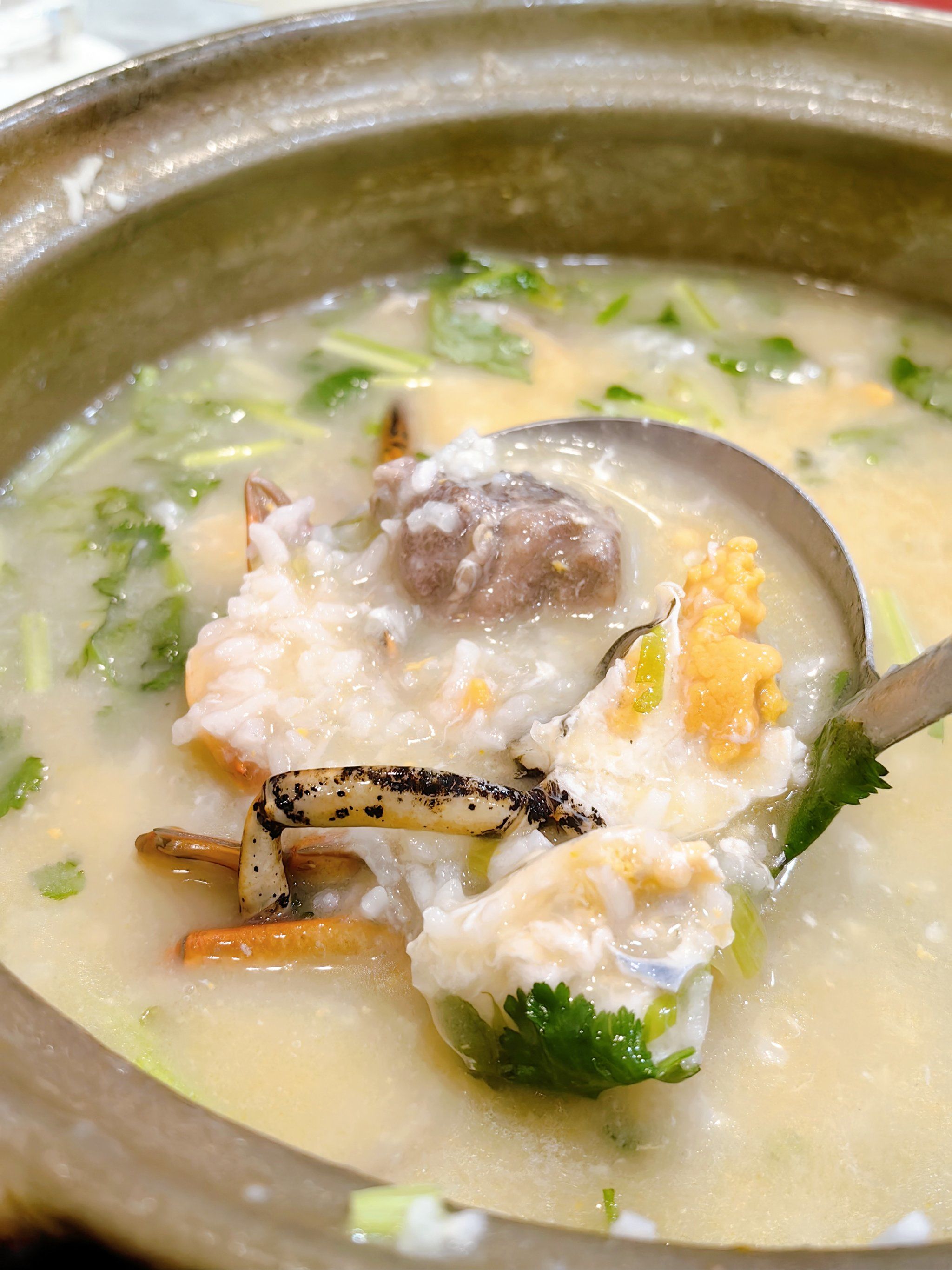 冬日里的暖心海鲜砂锅粥