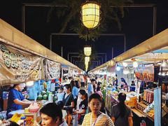 -席娜卡琳火车铁道夜市