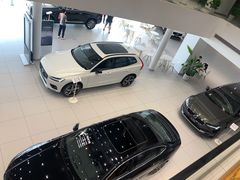 -杭州中沃沃尔沃4S店(滨江区店)