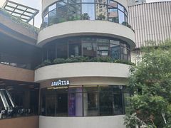 -瑞虹新天地月亮湾