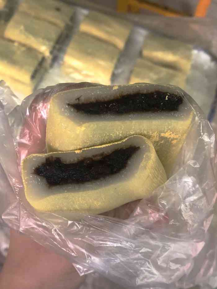 小玲点心店(海宁河东路店)-"小玲点心店在中心菜场卖了13年的松花糕了