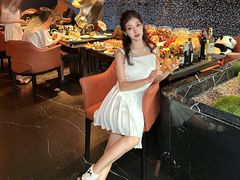 -雍容荟帝王蟹活龙虾展台自助(IFS黑金店)