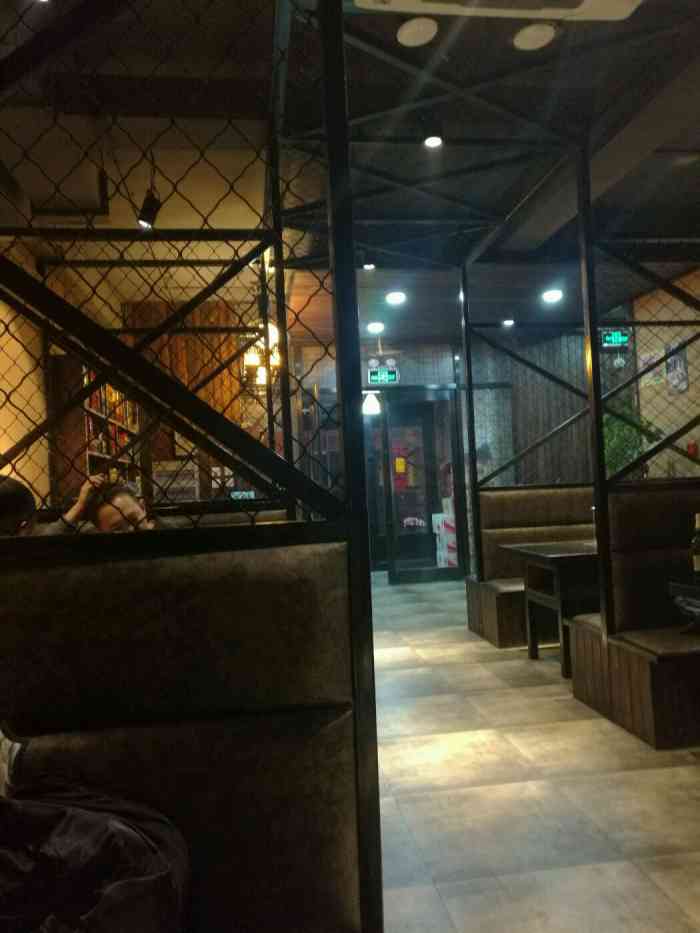 木香串城-"据说是从珲春开来的老串店,需要自己烤,要.