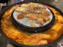 招牌红酸汤涮锅底-小肚皮饮食店
