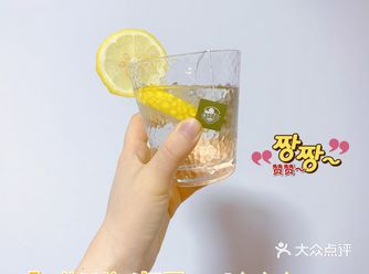 虽然知道每天要多喝水才对皮肤好 可是要么想不起来