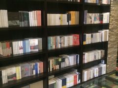 -钟书阁(松江泰晤士小镇店)