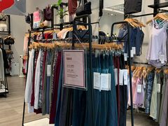 -lululemon(比斯特购物村店)