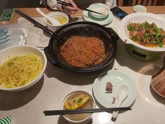 -绿草地·湘菜(酃湖师院店)