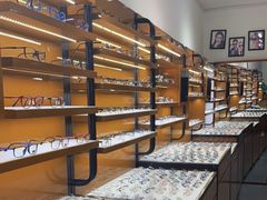 -罗伯特眼镜·蔡司官方授权(罗湖国贸店)