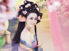 粉唐-九月鹰飞汉服摄影工作室