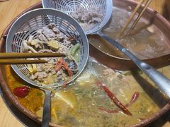 -洱火云南酸菜牛肉火锅(石景山当代商城店)