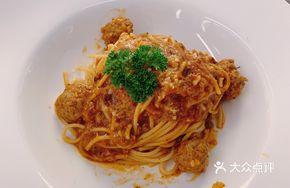 Tomato Sauce Beef Meatball Spaghetti
