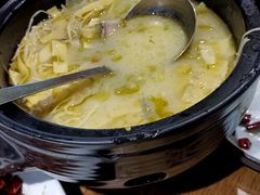 -九锅一堂酸菜鱼(万达广场店)