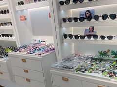 -J-Optical佳视明眼镜·蔡司视觉(青岛金茂览秀城店)