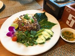 蟹肉炒饭-Chom Cafe and Restaurant