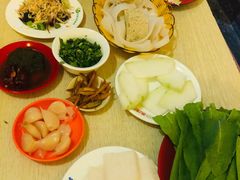 -洞庭洲·防空洞火锅·烧烤·铜锅涮肉(新百广场店)