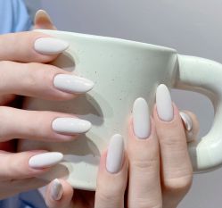 -花岐款式专研健康美甲沙龙