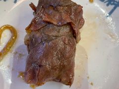 铺天盖地火牛寿司（2枚）-仙隐小鹿中华料理(南宁万象城店)