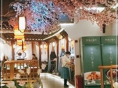 -荷塘秋月·本帮江浙菜(国权路店)