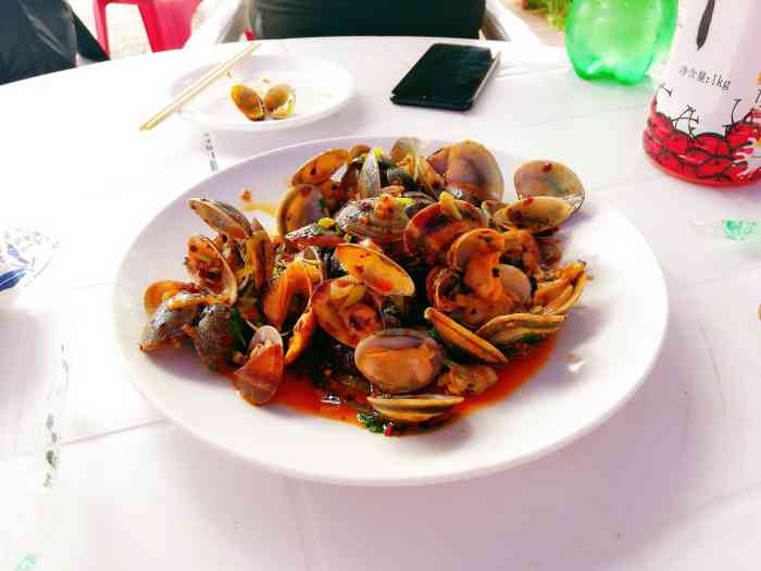 洪亮饭店(正大商业街店)-"在熊岳海鲜市场的边上,里面就是海鲜市场,.