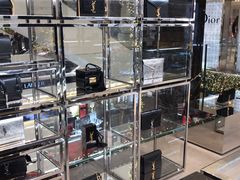 -文艺复兴百货(米兰大教堂广场店)