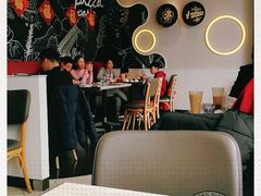 大堂-必胜客(证大大拇指店)