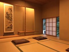 -三二行館(限16歲以上貴賓入館)