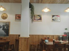 大堂-老前童小吃(北明程路店)