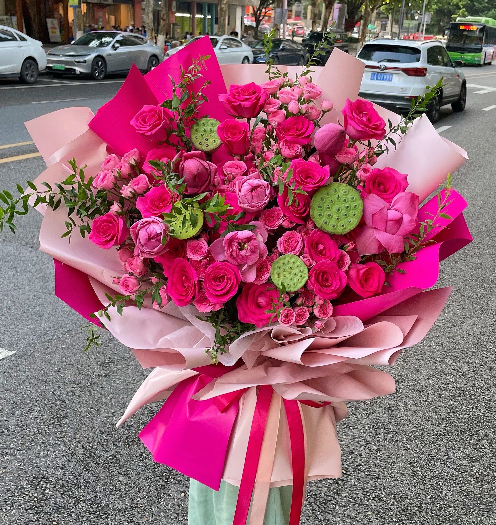 这样一大束花谁能不爱呀