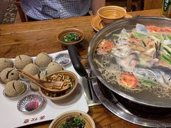 -亮欢寨酸汤鱼(沙冲路店)