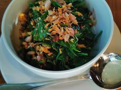 -Chom Cafe and Restaurant