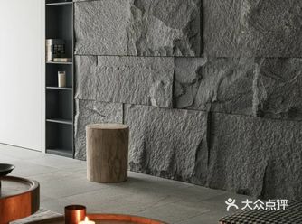 天然石皮+木饰面，温柔的现代生活旋律